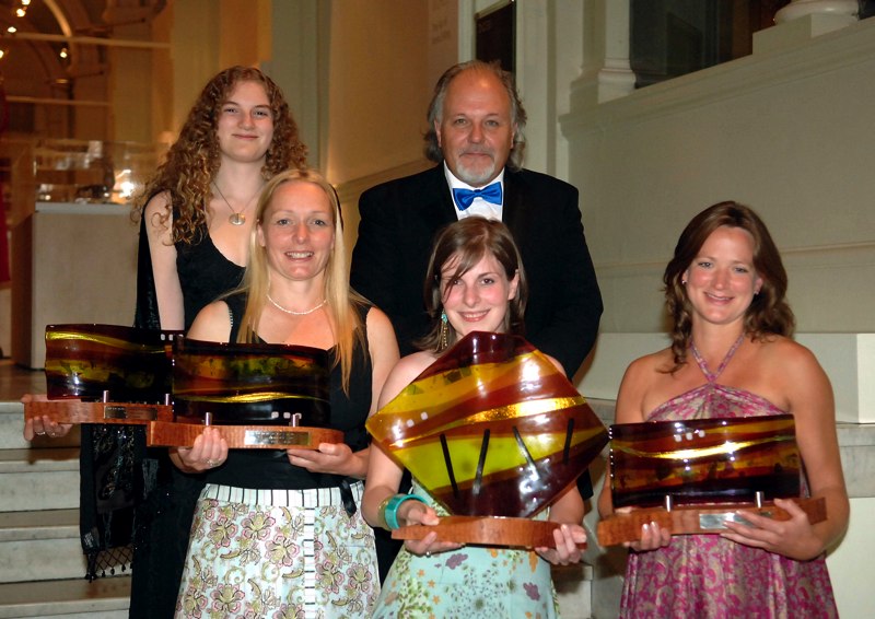 Ingrid wins 3rd place at the inaugural Jolomo Awards, 2007